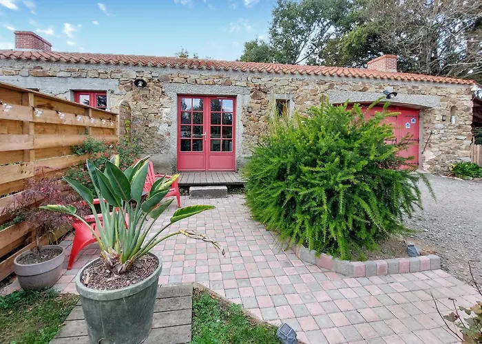 Nice Home In Frossay With Kitchen
