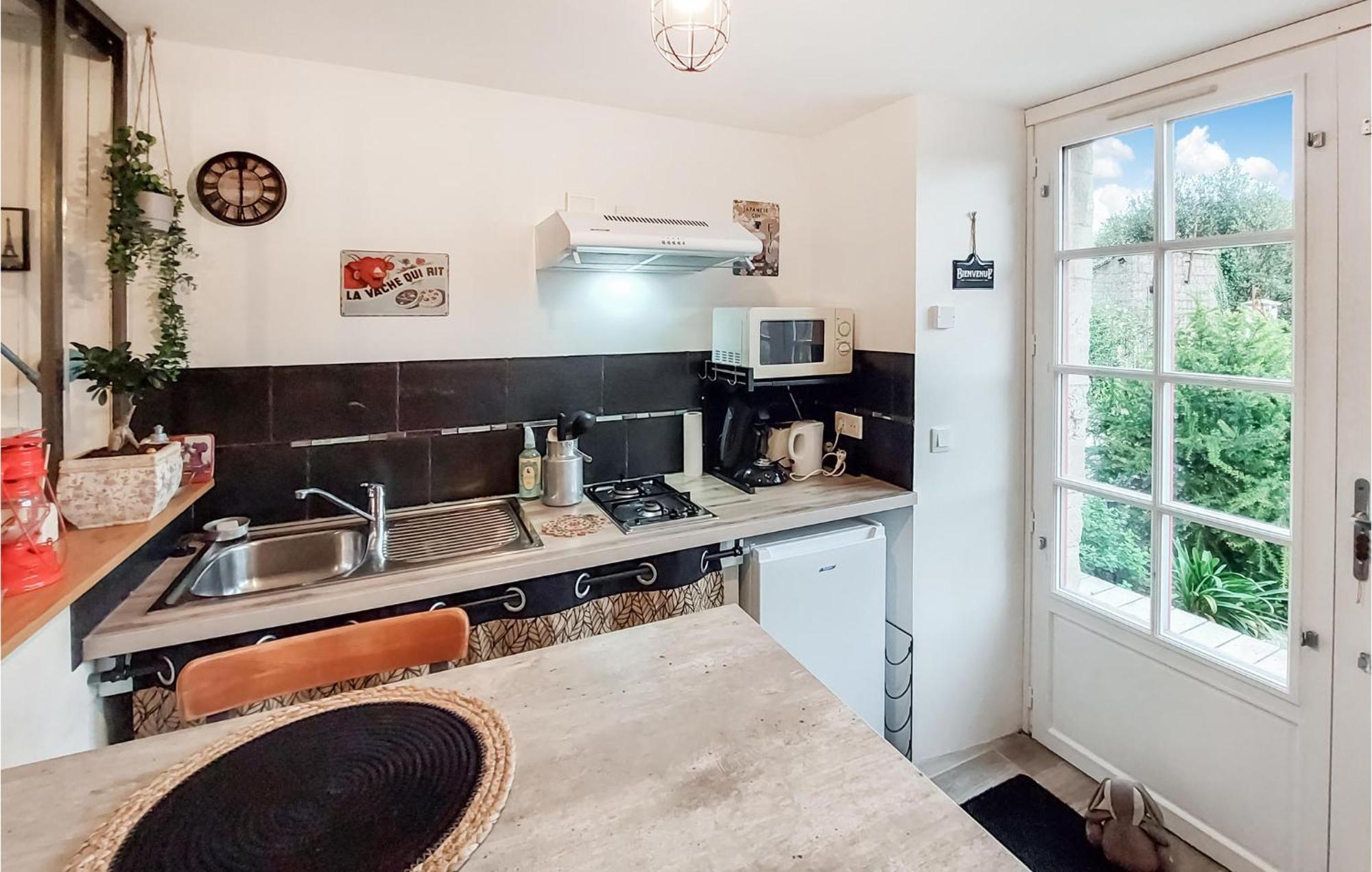 In With Kitchen Frossay